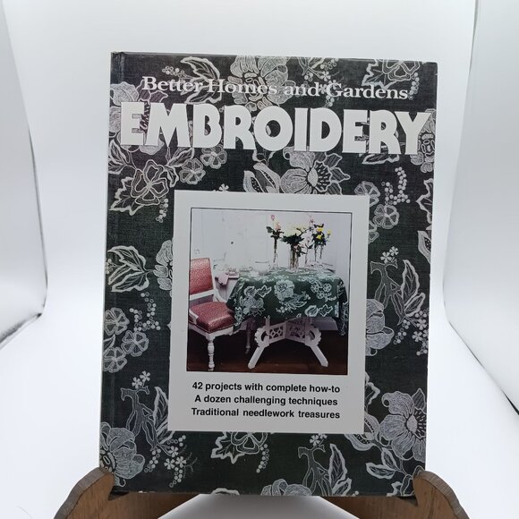 Better Homes & Gardens Embroidery Book With 42 Projects & Traditional Needlework - Picture 1 of 2